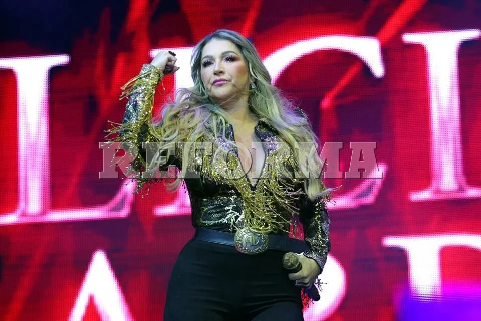 Alicia Villarreal recibe orden de protección.