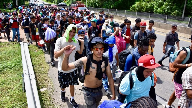 Conflicto entre contrabandistas de migrantes y fuerzas militares resulta en la muerte de dos colombianos en la frontera de México y EE. UU.