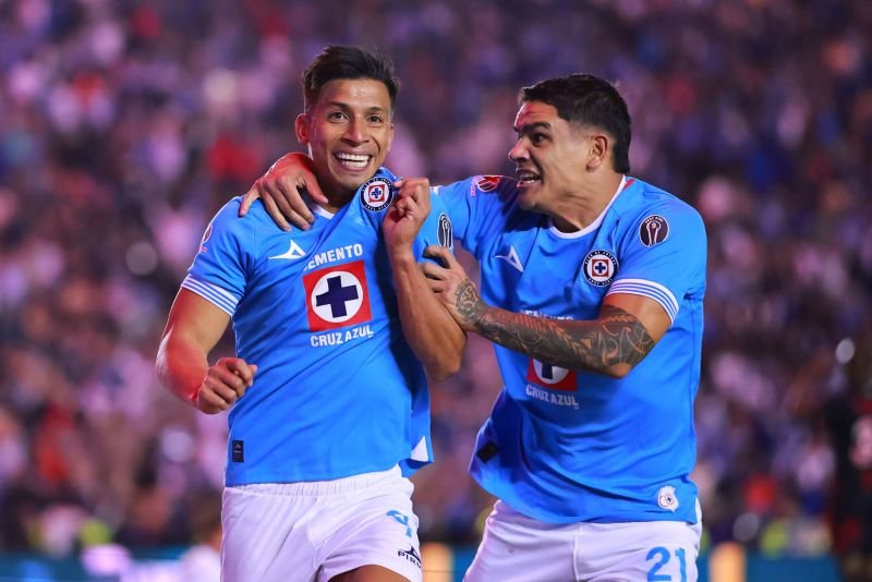 Cruz Azul alcanza el milagro y se clasifica a semifinales para desafiar a América
