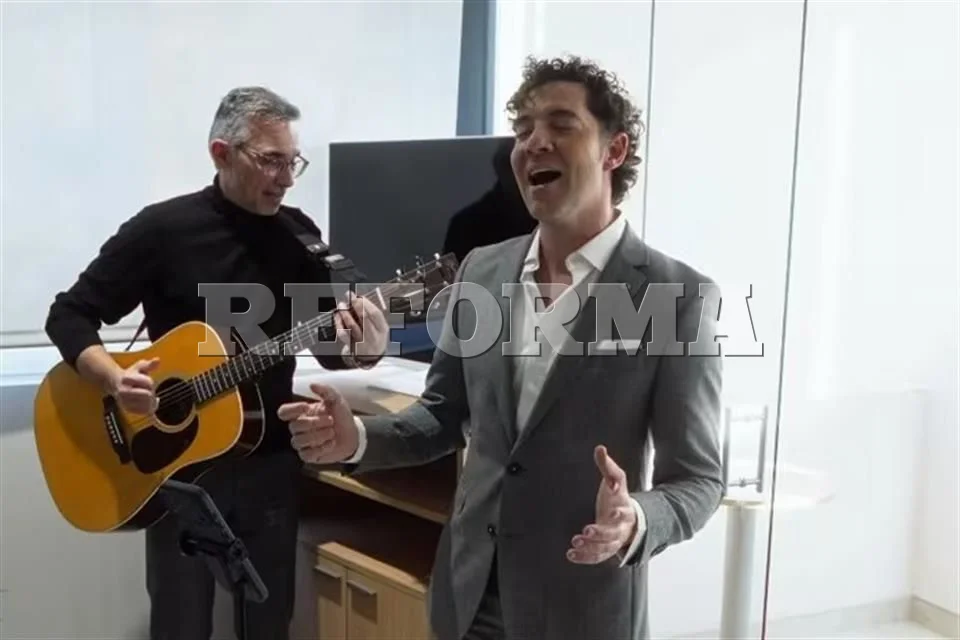 David Bisbal comparte su música en un hospital durante la Nochebuena