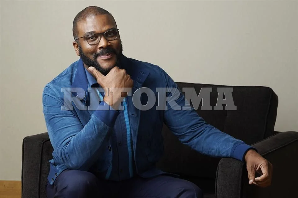 El denunciante de Perry continuó en contacto años tras la agresión