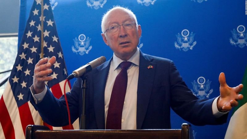 El embajador estadounidense en México advierte que elegir jueces mediante voto directo puede poner en peligro la democracia en el país.