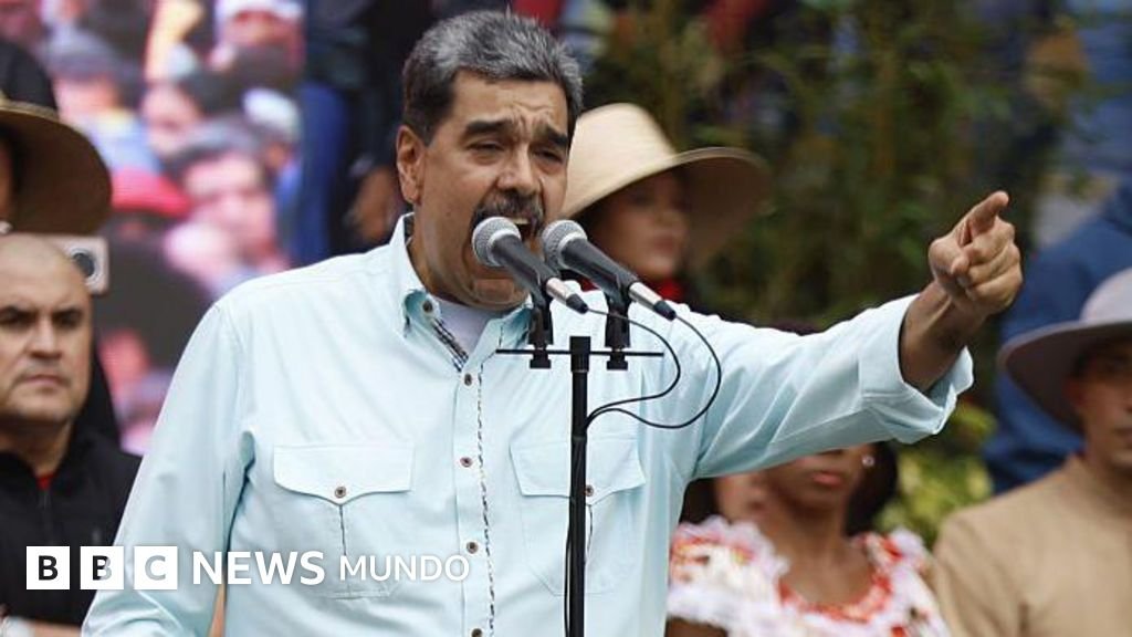 El gobierno de Venezuela denuncia como "un robo descarado y piratería" la incautación de un petrolero por EE.UU. cerca de sus costas.