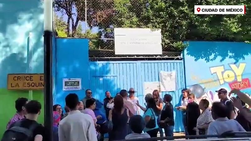 Entre gritos y súplicas por la calma, así se experimentó el retraso en la inauguración de las urnas en México.
