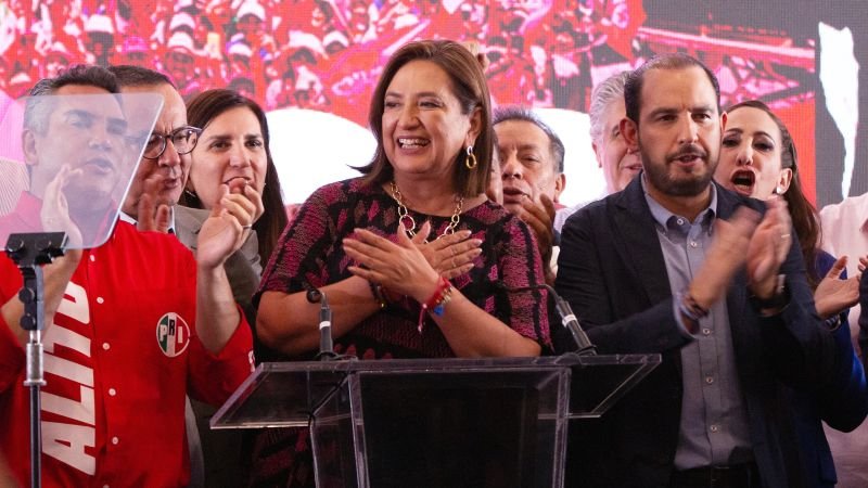 "Espero que ella [Sheinbaum] logre solucionar los serios problemas de nuestra comunidad": las palabras de Gálvez tras su derrota electoral.