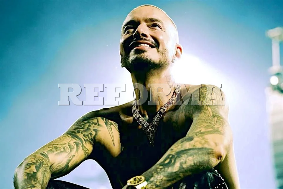 J Balvin celebra su conexión con México como su verdadero hogar y familia