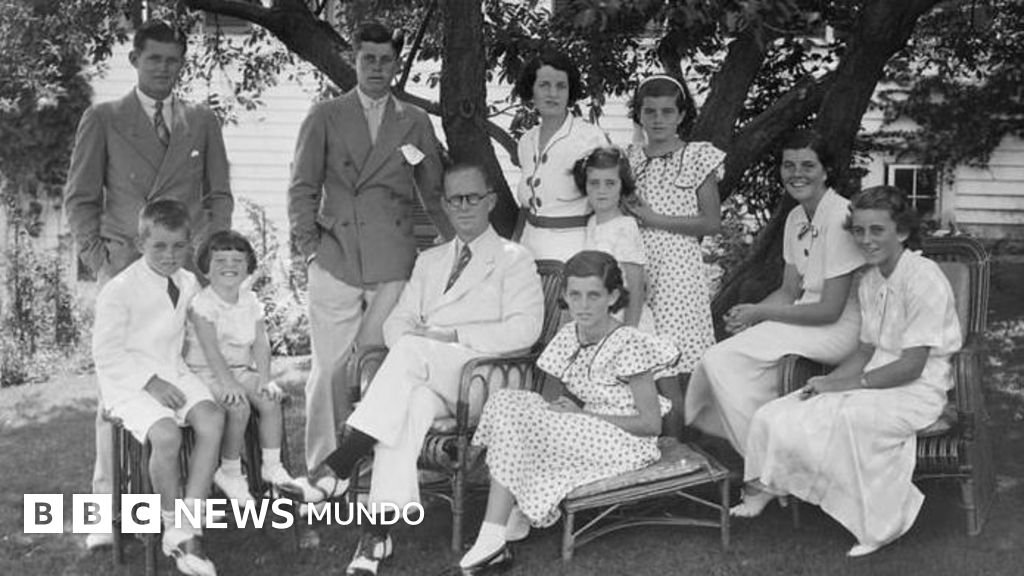 Las desgracias que han afectado a los Kennedy, una de las familias más influyentes de la historia contemporánea de Estados Unidos.