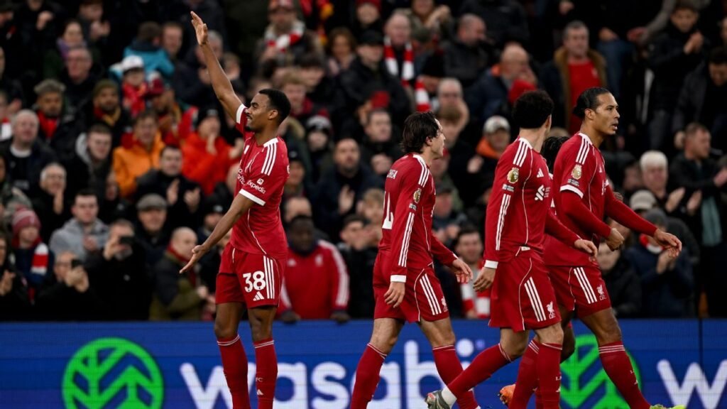 Liverpool supera al Wolverhampton sin deslumbrar