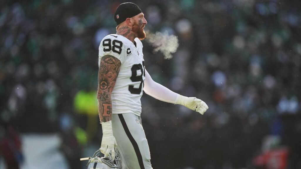 Los Raiders colocan al cazamariscales Crosby en la lista de lesionados.