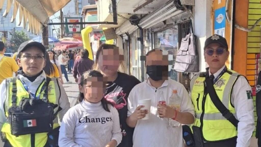 Niñas desaparecen durante las compras navideñas con su madre