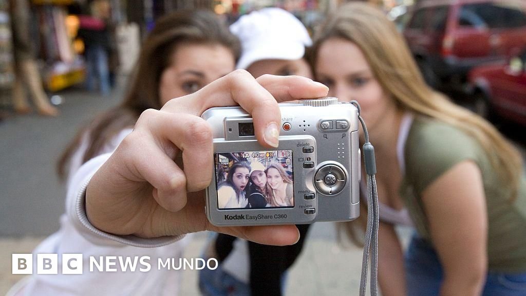 Razones por las que tus fotos de los 2000 podrían haberse esfumado (y consejos para proteger las que aún conservas)