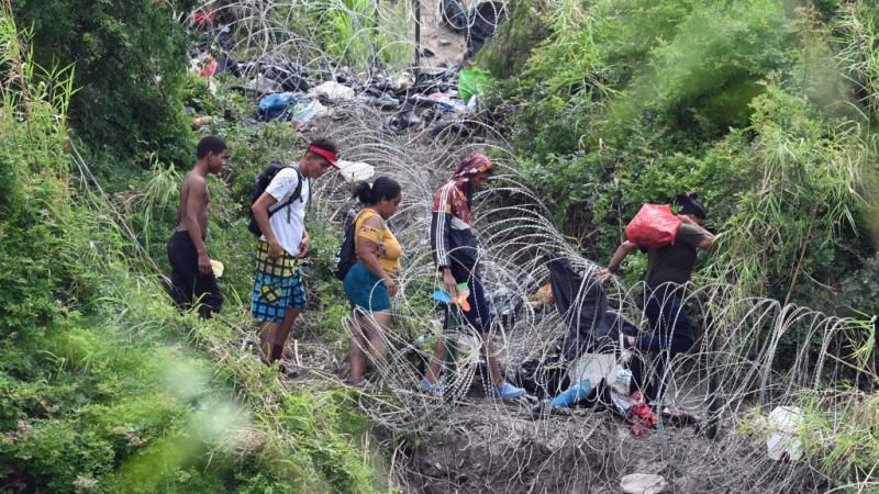 Refugio para migrantes en ciudad fronteriza mexicana anticipa incremento de solicitantes de asilo tras nueva directiva de Biden.