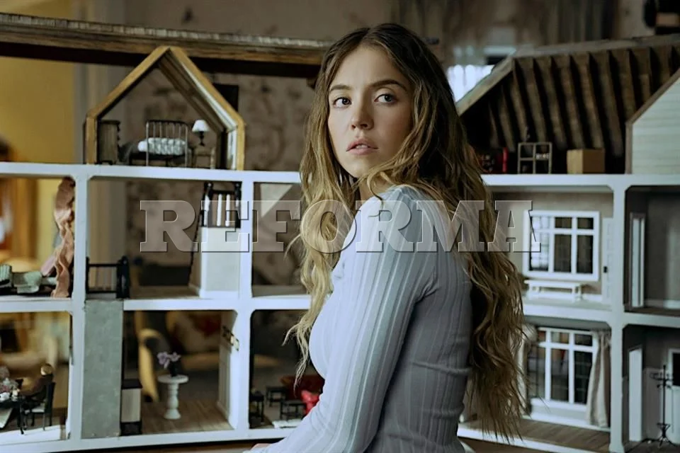 Sydney Sweeney deslumbra en el intrigante mundo de 'La Empleada'