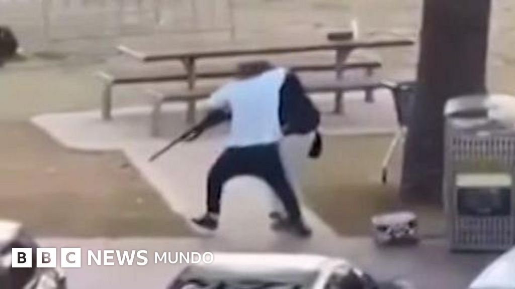 ¿Quién es el "héroe" que detuvo a uno de los agresores en el tiroteo en la playa de Bondi, Australia?