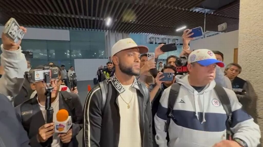 ¿Razones por las que Miguel Borja aún no ha comenzado a firmar autógrafos para el Cruz Azul?