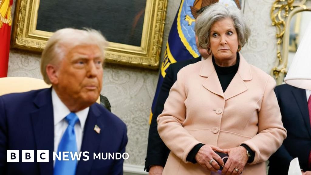 ‘Posee la personalidad de un alcohólico’: la jefa de gabinete de Trump defiende sus palabras frente a Vanity Fair