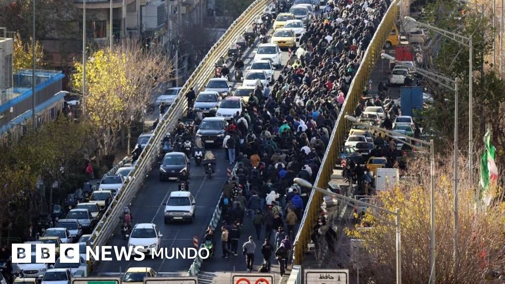 Al menos 6 fallecidos en enfrentamientos entre manifestantes y fuerzas de seguridad en Irán tras cinco días de protestas.