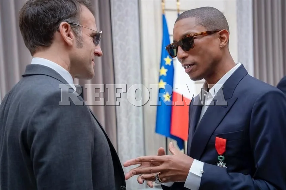 Francia honra a Pharrell Williams y Victoria Beckham con una condecoración
