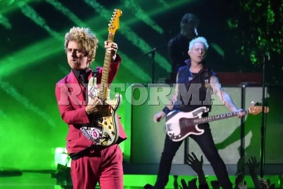 Green Day dará inicio al Super Bowl 60 con un espectacular show
