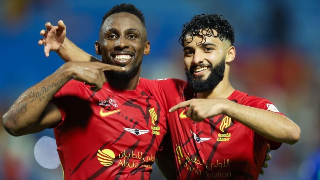 Julián Quiñones termina el año marcando un gol en Arabia