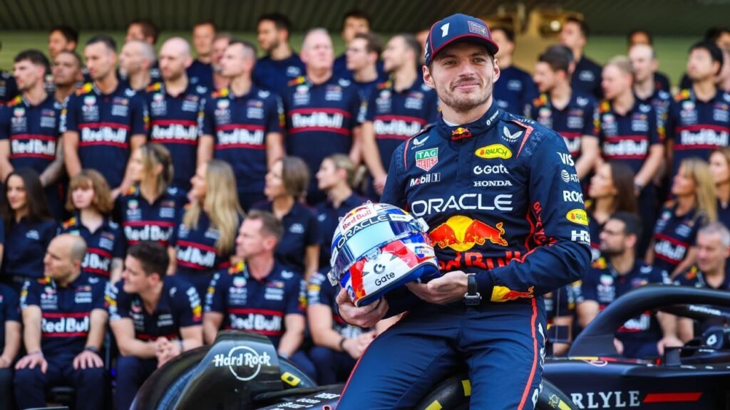 Max Verstappen, aunque sin título, continúa siendo el monarca de la pista