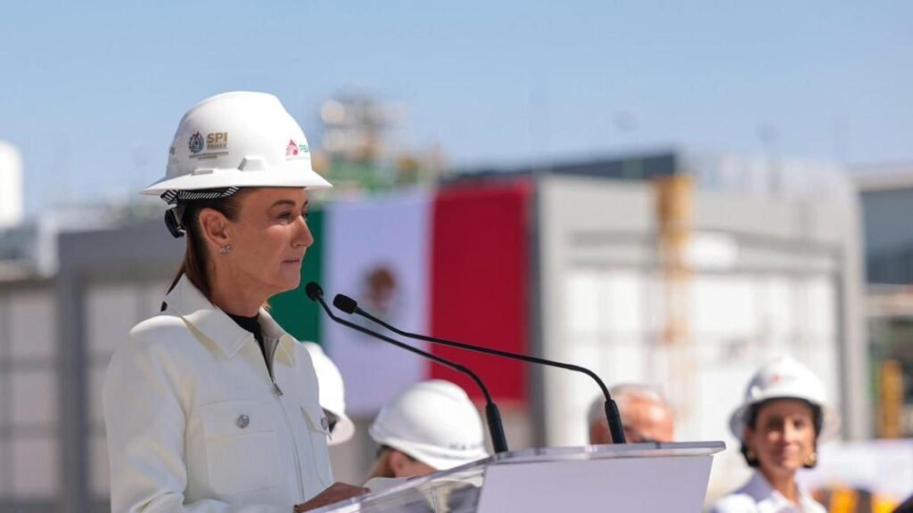 Sheinbaum: México vuelve a fortalecer su capacidad de producción con ocho refinerías