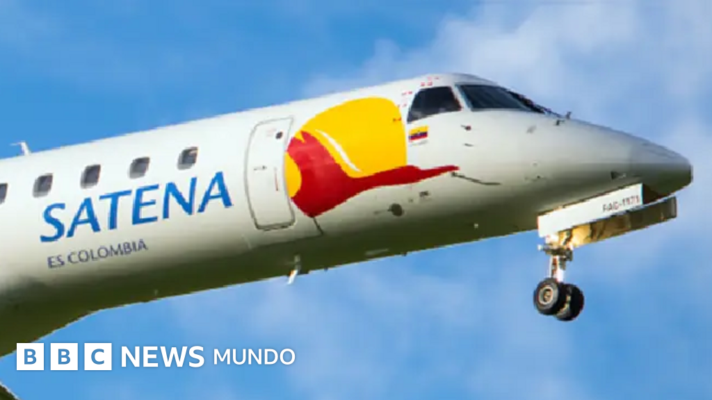 Un congresista y 14 personas más fallecen al chocarse un avión en el noreste de Colombia.