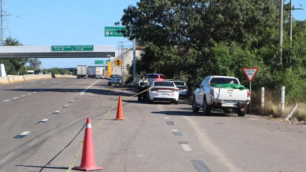 Abandoned Truck Found with Five Bodies on Sinaloa Highway