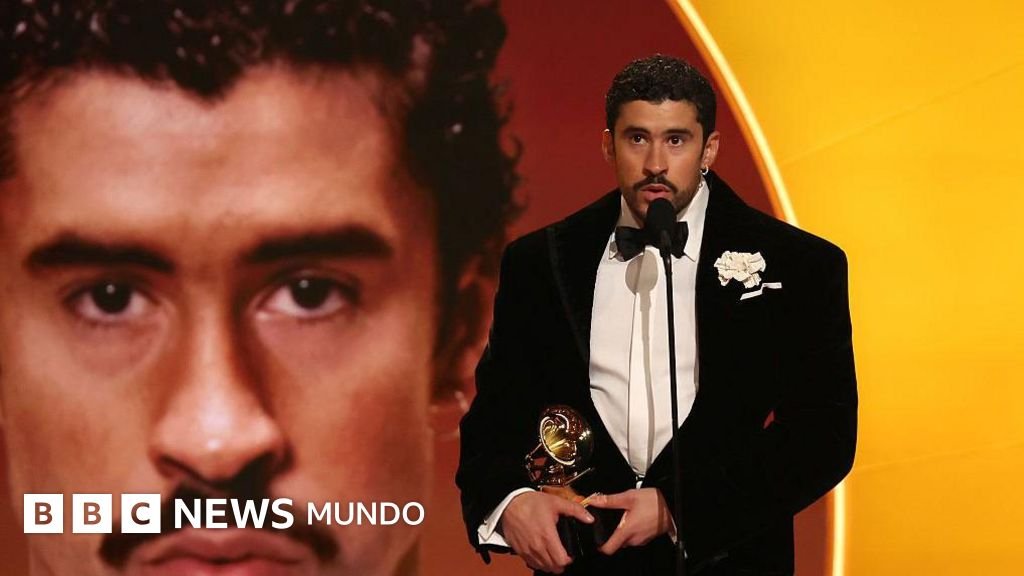 Bad Bunny hace historia en los Grammy: "Debería haber tomado más fotos" es el primer álbum en español en obtener el premio al Mejor Álbum del Año.