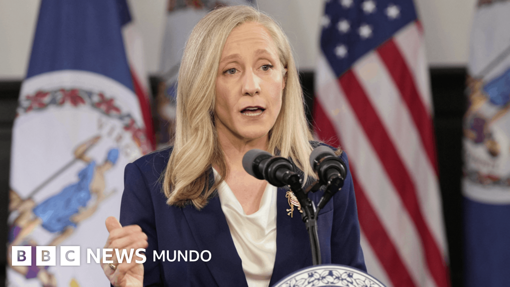 "Engañó, culpó a otros y no presentó soluciones efectivas": la contundente reacción de los demócratas al discurso del Estado de la Unión de Donald Trump.