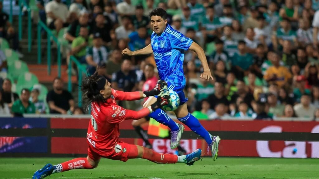 Ibáñez: la tercera estrategia de Alonso para fichar un goleador en Cruz Azul