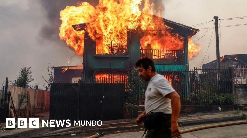 Imágenes de los incendios en Chile que ocasionan al menos 20 fallecidos y llevan a declarar el estado de emergencia.