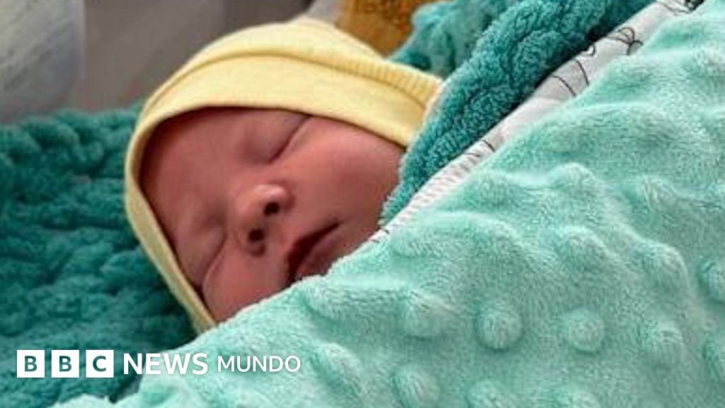 La crisis poblacional que lleva a Ucrania a conservar el esperma de los soldados que luchan contra Rusia.