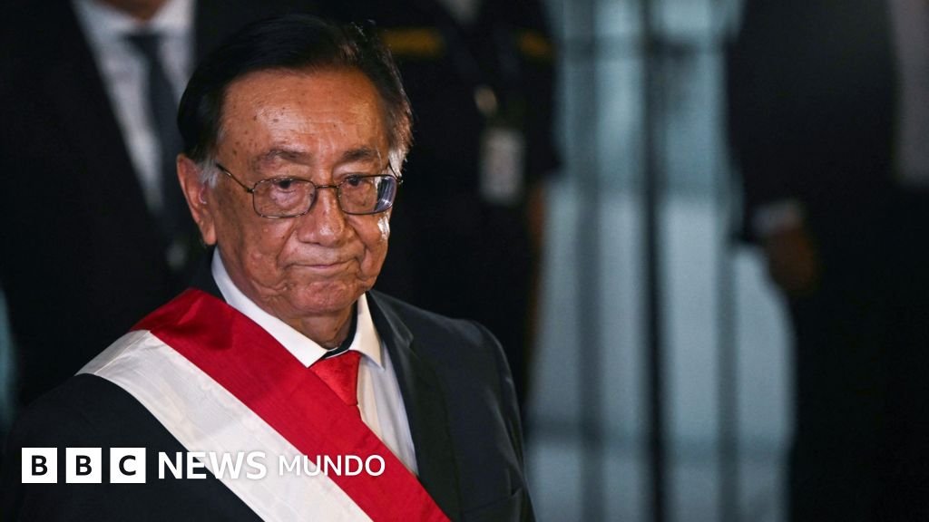 Razones de la inestabilidad política de Perú en el siglo XXI y posibles soluciones para el país en América Latina.