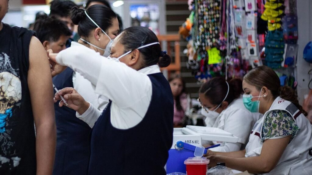 Zoé Robledo blames Fox and Calderón for not administering the second dose of the measles vaccine