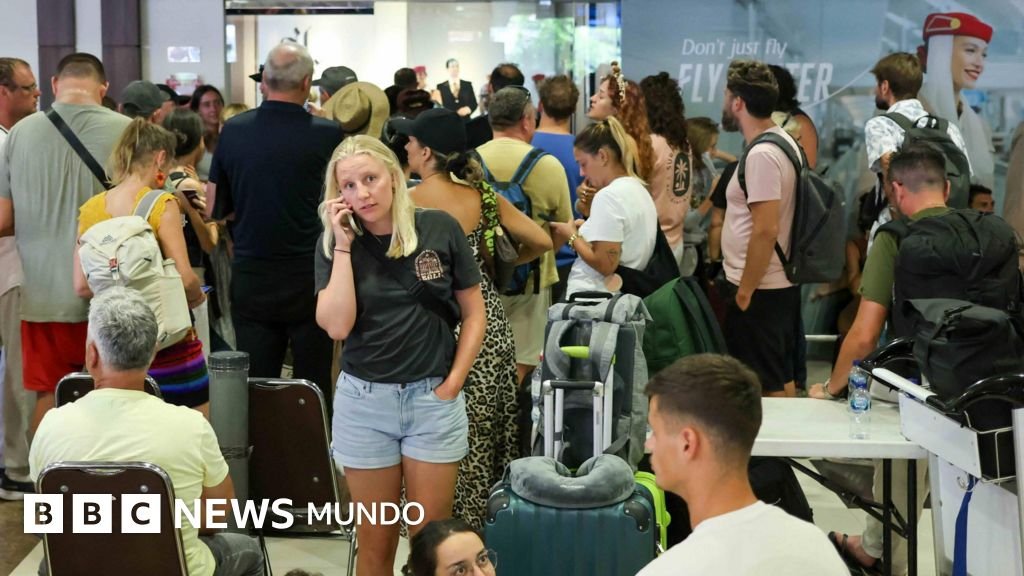 El conflicto en Oriente Medio provoca el mayor desorden aéreo mundial desde la pandemia de Covid.