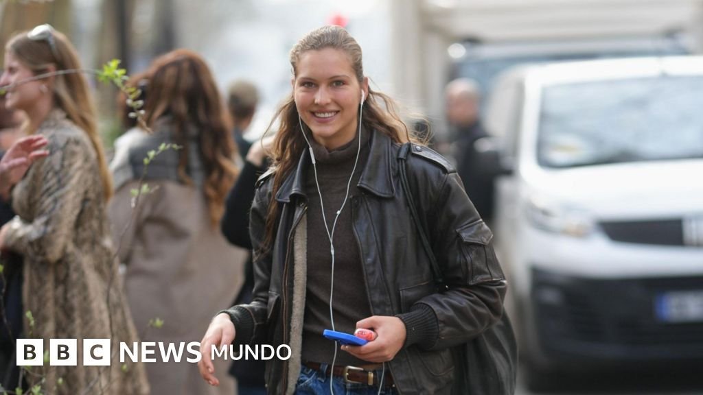 El regreso de los auriculares con cable en respuesta a las críticas hacia los inalámbricos.