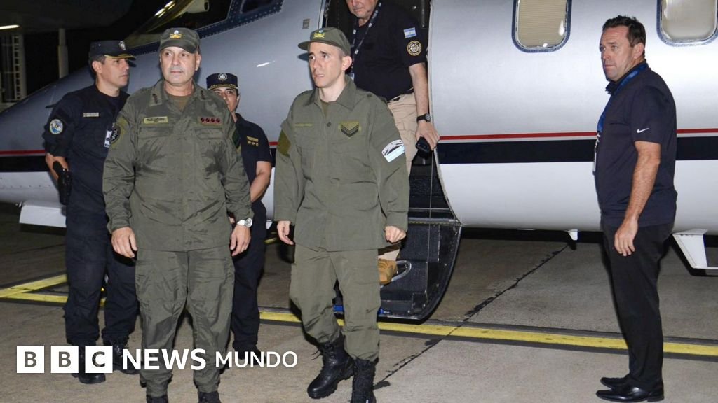 Nahuel Gallo, el gendarme que estuvo detenido en Venezuela durante más de un año, regresa a Argentina.