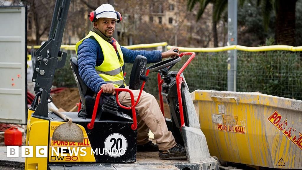 "Transformará la existencia de muchas personas (...) y los españoles también recibirán ventajas": el apoyo a los migrantes indocumentados que obtendrán residencia temporal en España.