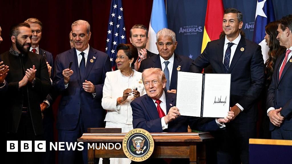 Trump declara la formación de una alianza militar contra los carteles en la Cumbre Escudo de las Américas en Miami.