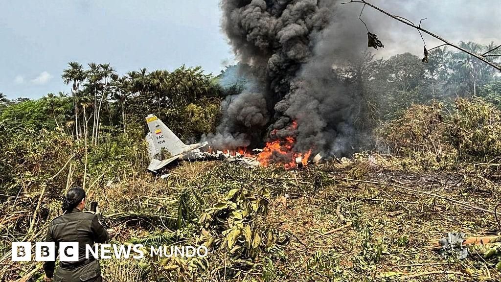 Un avión militar colombiano se precipita al sur del país con un mínimo de 125 pasajeros a bordo.