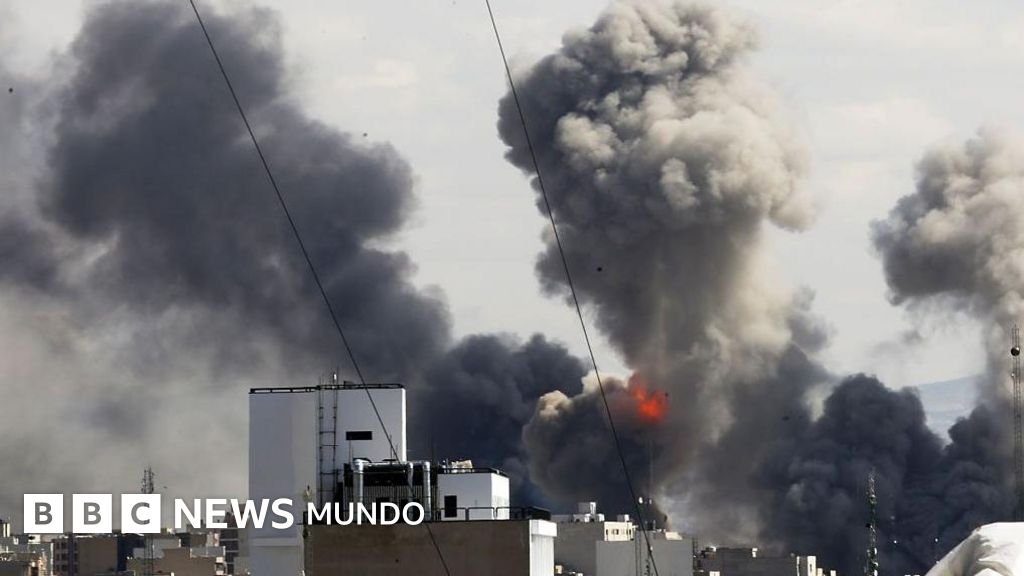 ¿Por qué EE.UU. e Israel lanzaron un ataque contra Irán ahora y qué posibilidades hay de resolución para este conflicto?