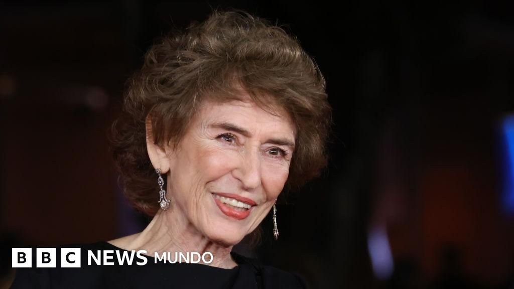 "En las democracias occidentales se cree que el resto del mundo no anhela la libertad como ellos": la autora Azar Nafisi comenta sobre el conflicto en Irán.