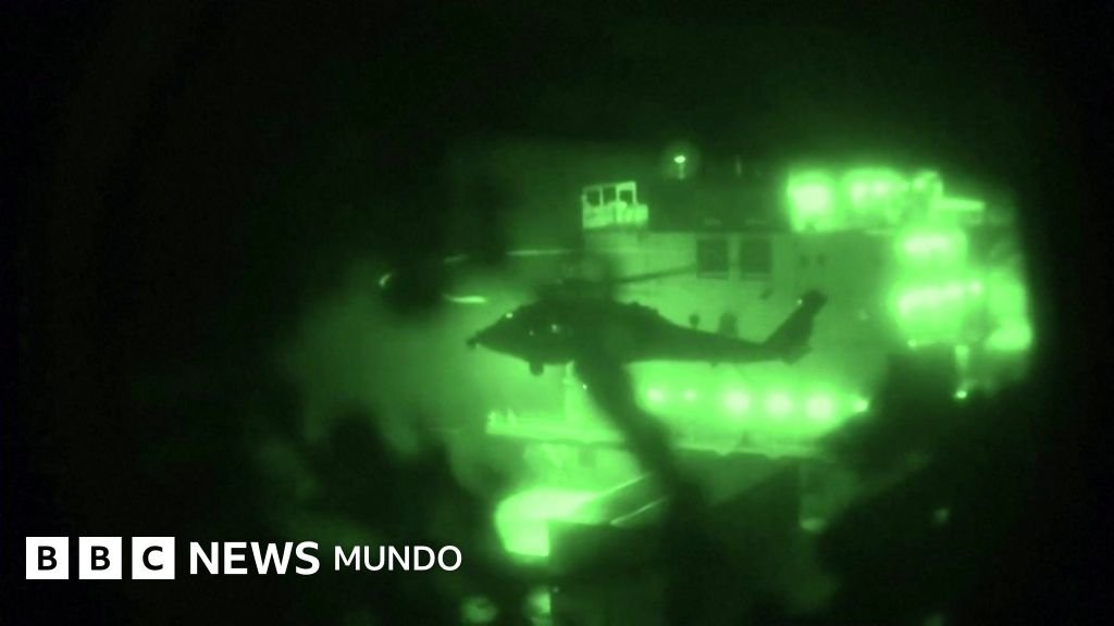 En video: el instante en que un buque de EE.UU. detiene un carguero iraní.