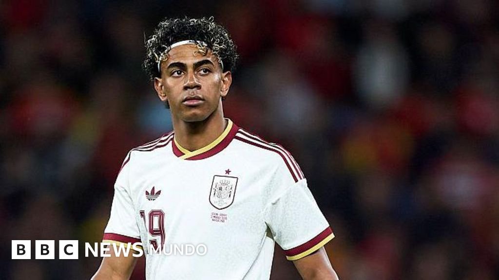 Lamine Yamal rechaza los cánticos islamófobos en el partido de fútbol entre España y Egipto.