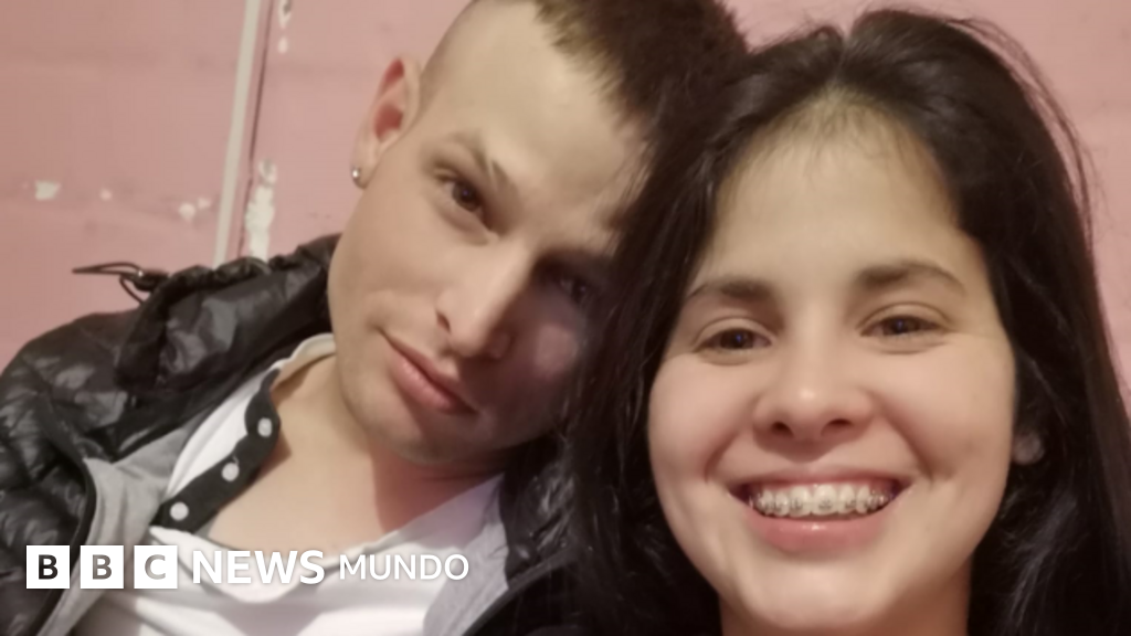 "Mi padre se disculpaba y me obsequiaba un alfajor tras haberme abusado": el relato de Sara Martínez, hermana del joven uruguayo sentenciado por matar a su padre.