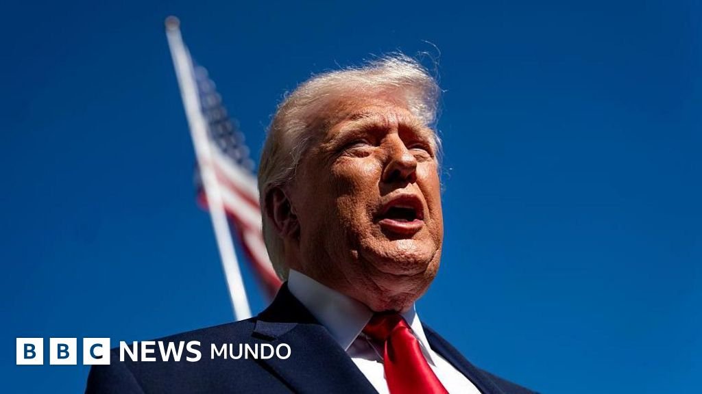 Trump retira una controvertida publicación de Truth Social en la que se representaba como Jesús.