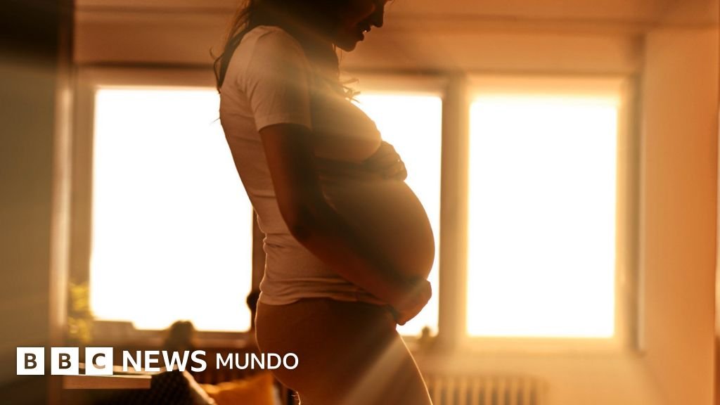 ¿Por qué las mujeres dan a luz en posición supina a pesar de que no es la más recomendable?