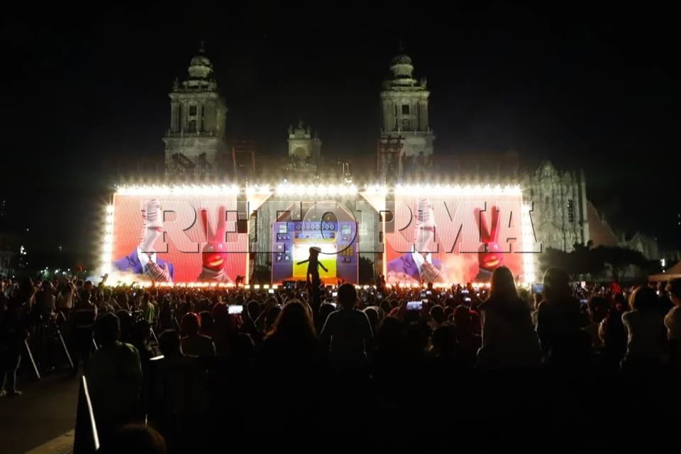 '31 Minutos' congrega a 230 mil personas en el Zócalo de CDMX