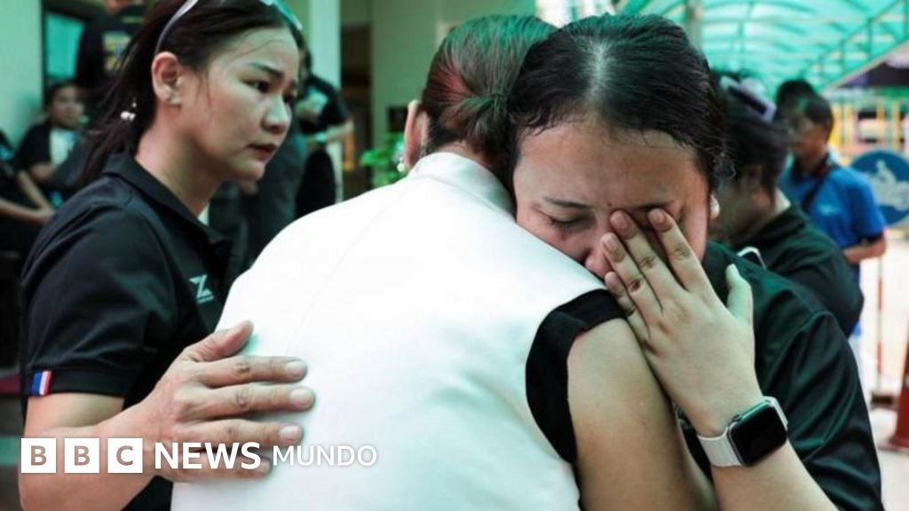 "Estaba charlando con mi maestra cuando le dispararon": un estudiante de 14 años es acusado de asesinar a 5 maestros en Tailandia.